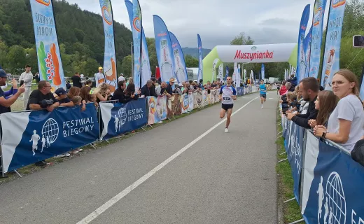 Bieg na 1 km cieszył się wielkim zainteresowaniem na Festiwalu Biegowym w Piwnicznej - 20